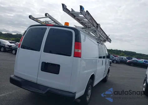 2014 Chevrolet Express 2500 Work Van z USA, uszkodzony, nr VIN 1GCWGFCA4E1198225